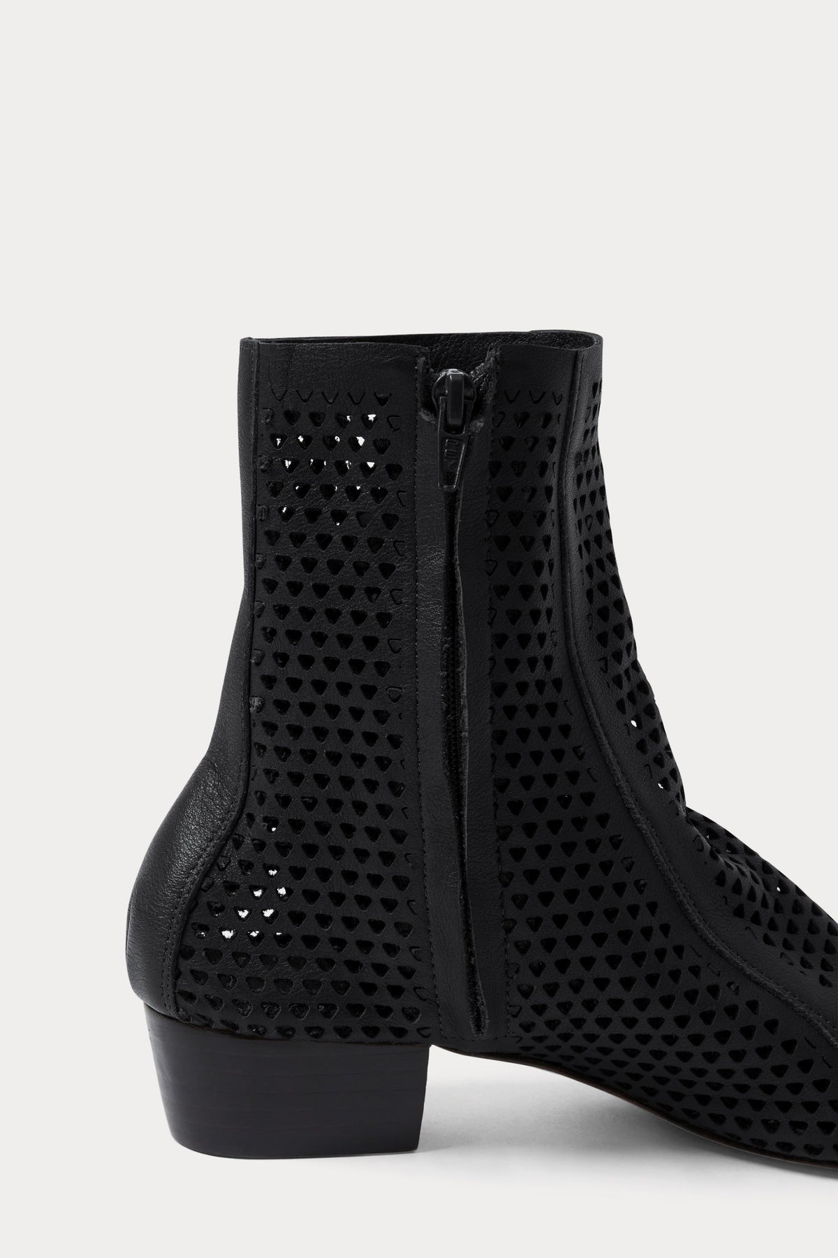 Cove Boot (Mini Punch) Black
