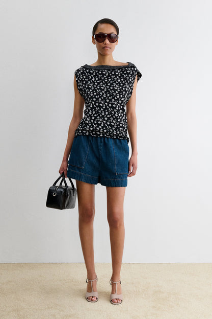 Svelte Top Black-White