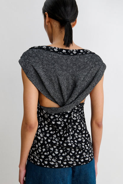 Svelte Top Black-White