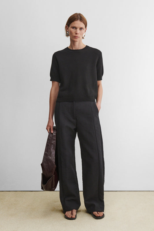 Calibra Top Black
