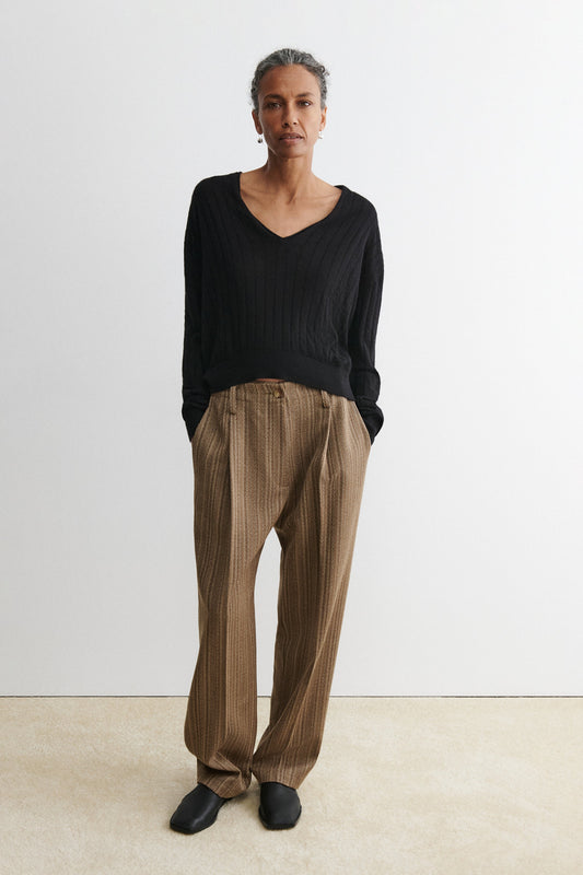 Marion V-Neck Black