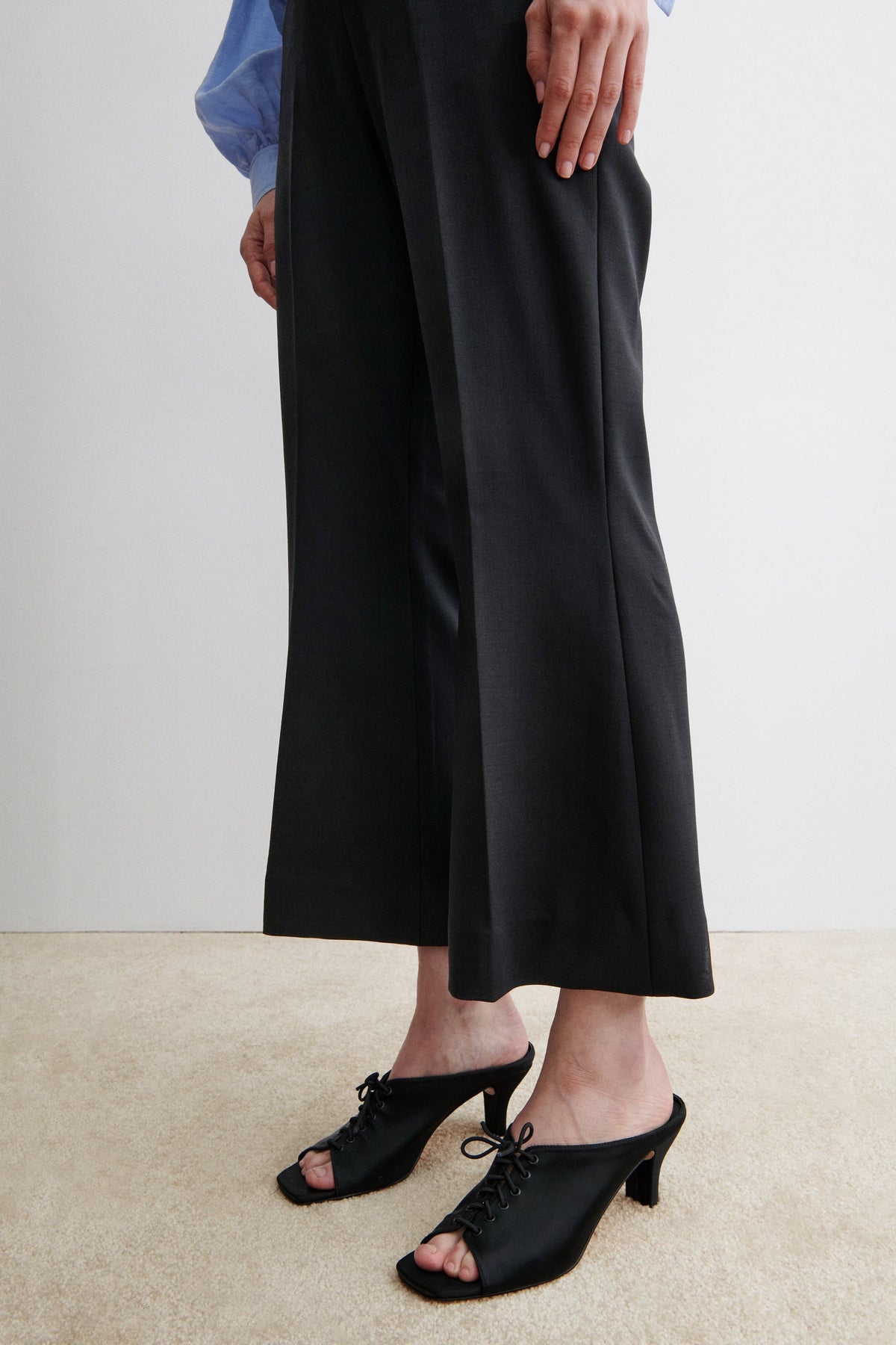 Fira Heel Black