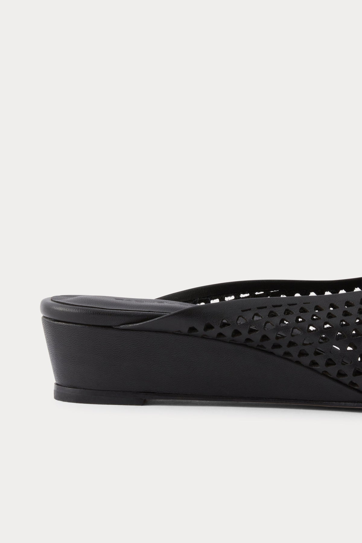 Balant Wedge Mini Punch Black