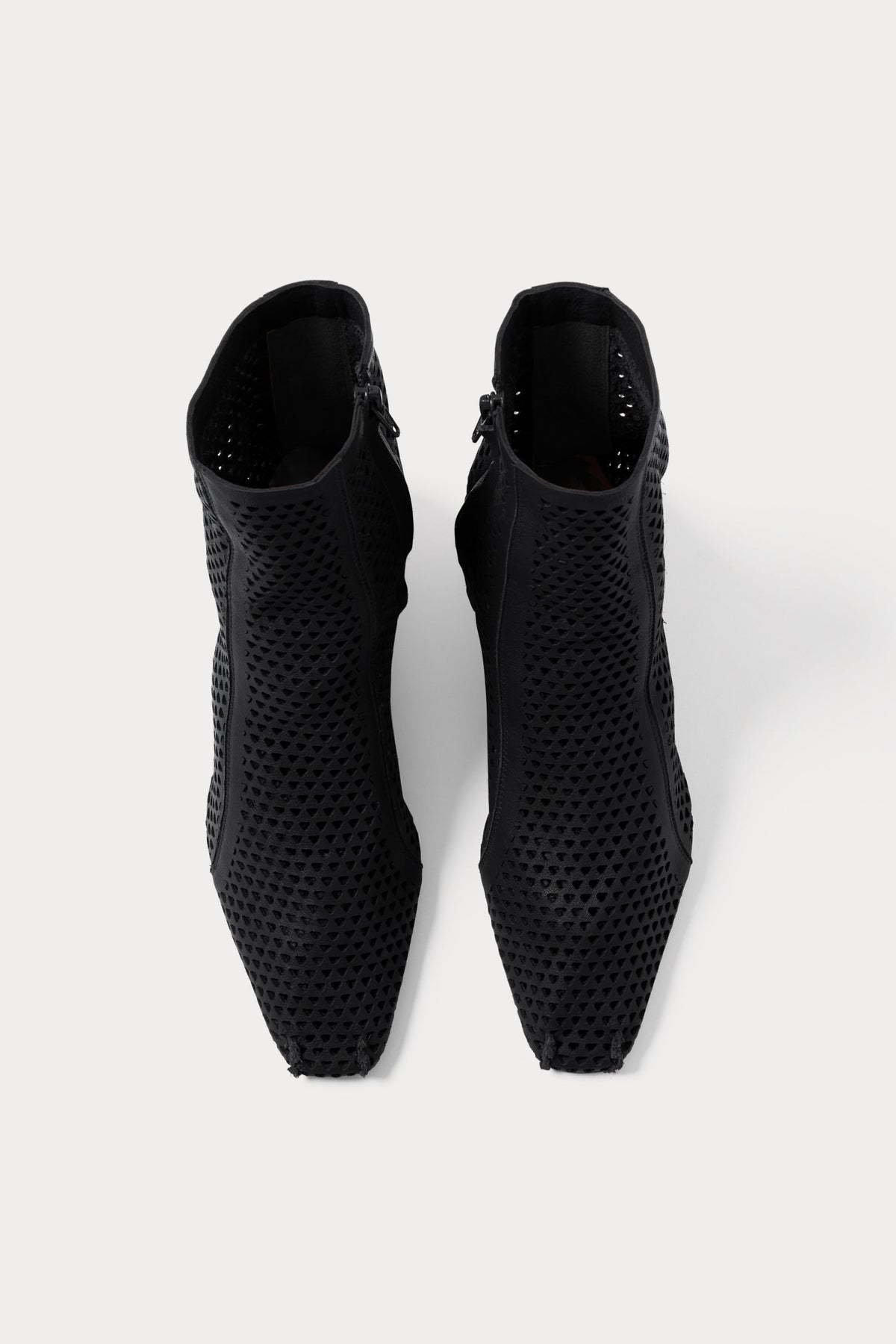 Cove Boot (Mini Punch) Black
