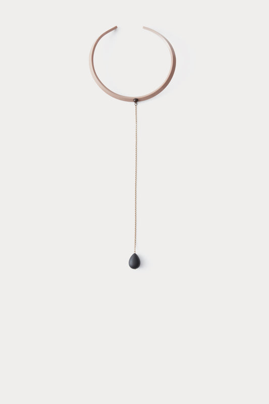 Priori Choker with Tear Drop Tapenade